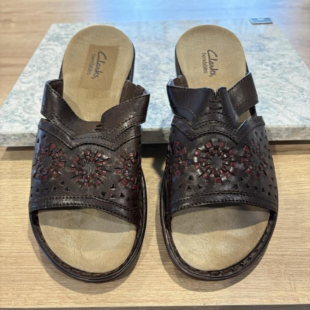 Clarks Bendables Ina Flash Sandals Womens Open Toe Brown Leather 7.5 New
